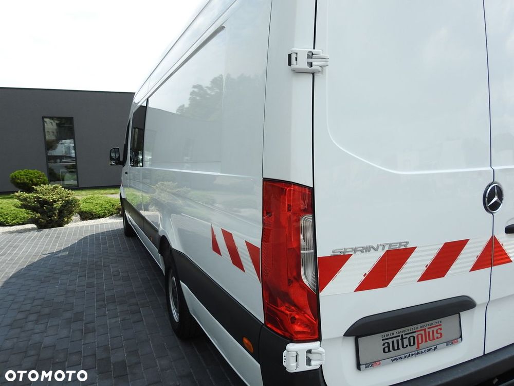Mercedes-Benz SPRINTER FURGON BRYGADÓWKA  5 MIEJSC TEMPOMAT NAWIGACJA KLIMATYZACJA AUTOMAT   160KM - 17