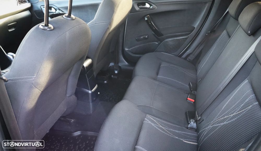 Peugeot 208 1.4 HDi Active - 8
