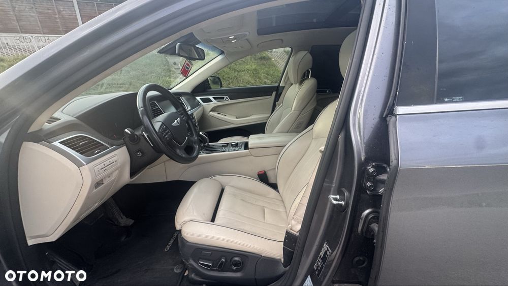 Hyundai Genesis - 6