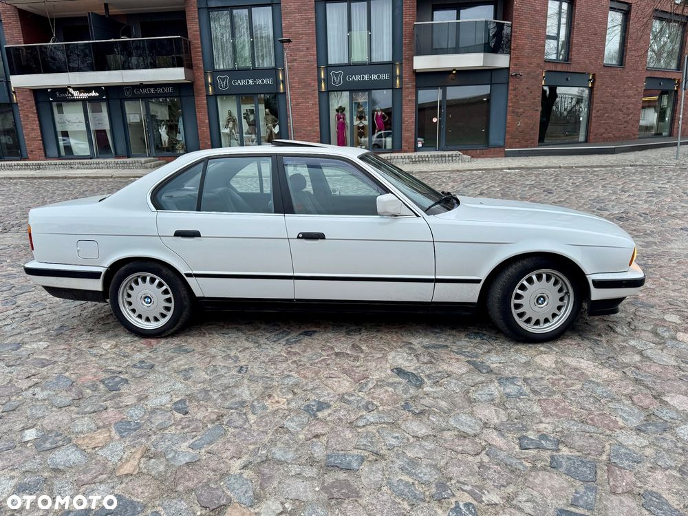 BMW Seria 5 520i - 4