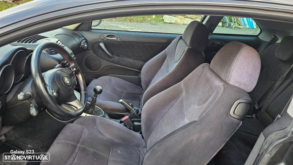 Alfa Romeo GT 1.9 JTD M-JET Distinctive - 12