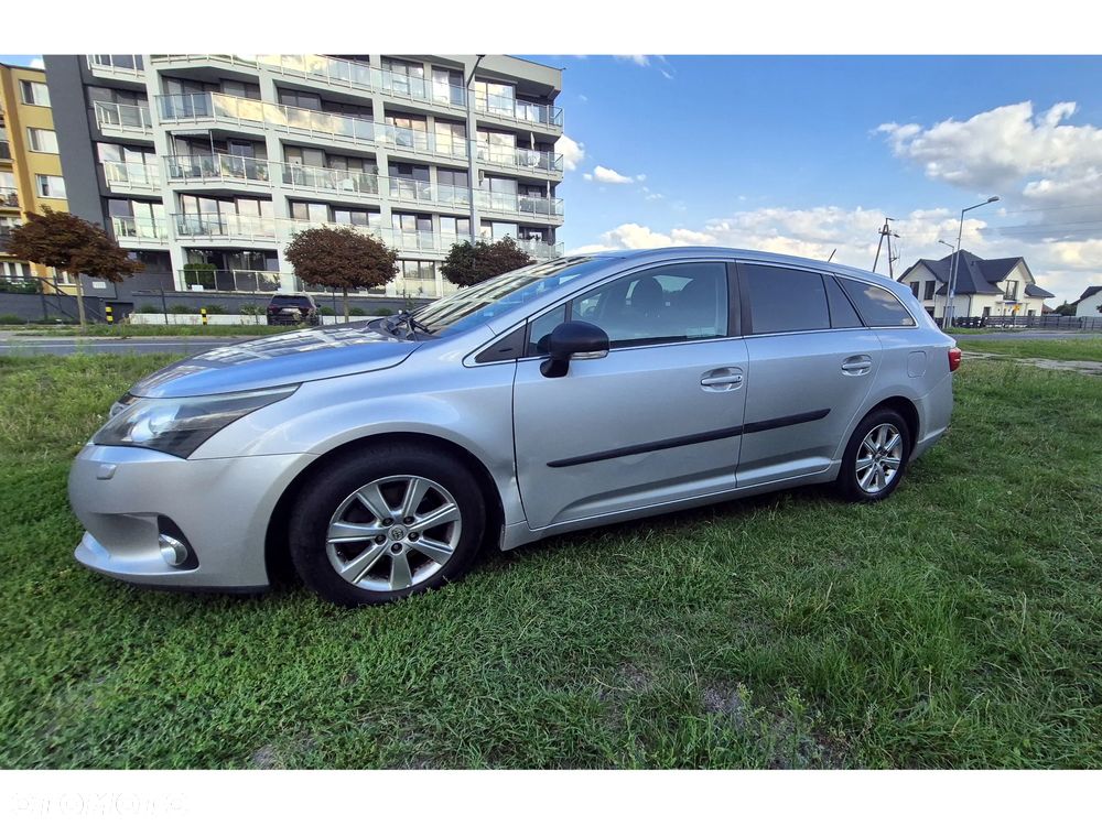 Toyota Avensis 2.0 D-4D Sol - 15