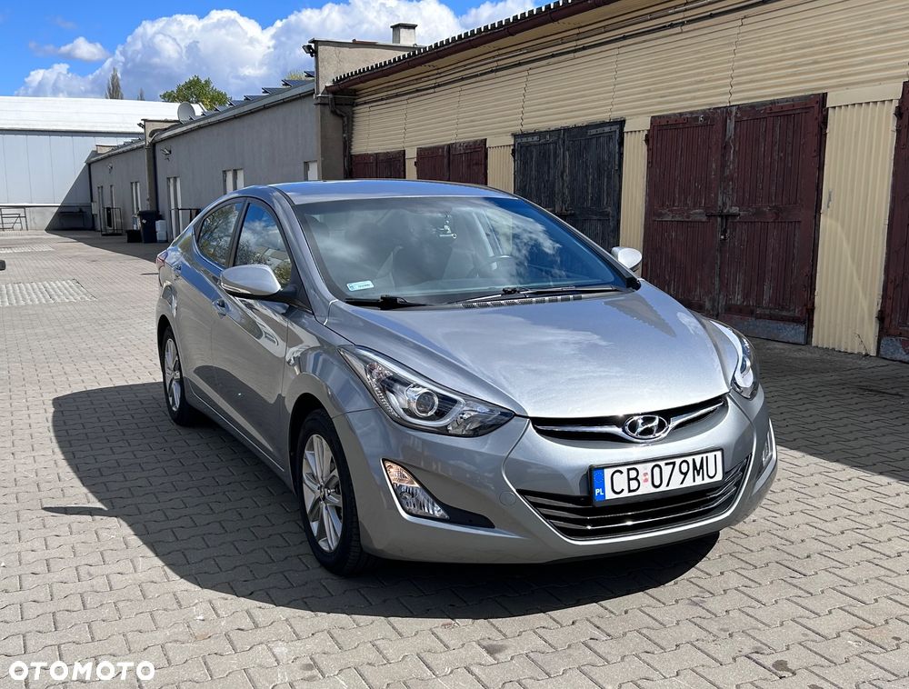 Hyundai Elantra 1.6 Style - 10
