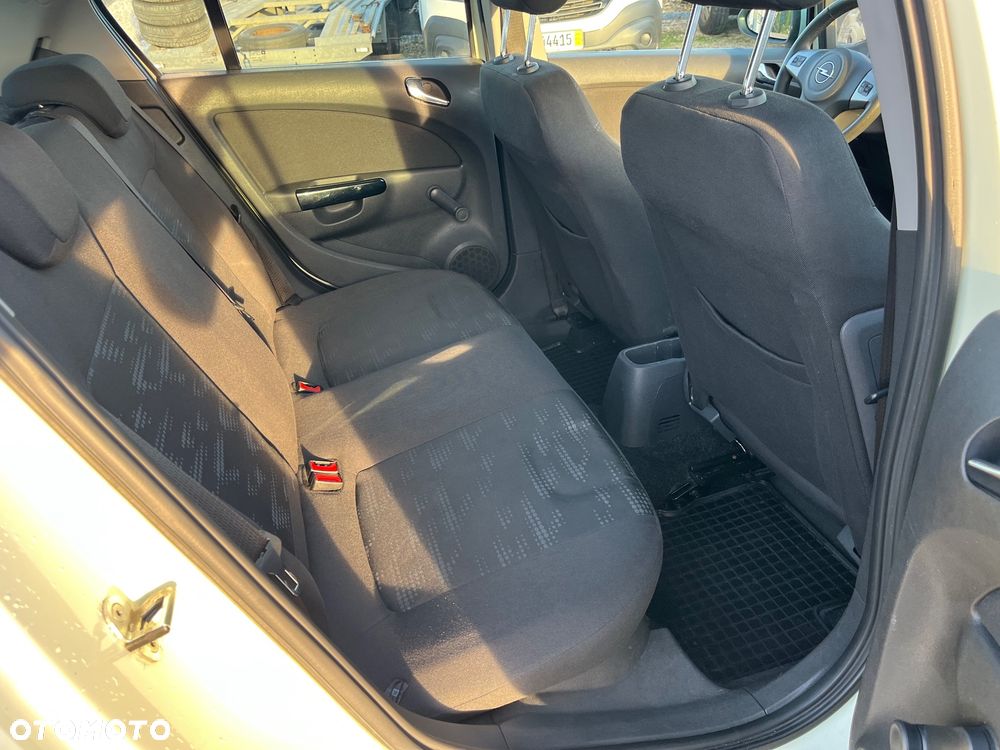Opel Corsa 1.4 16V Satellite - 21
