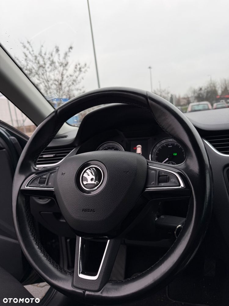 Skoda Octavia 2.0 TDI (Green tec) DSG Style - 17