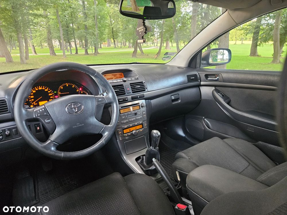 Toyota Avensis 2.0 D-4D Sol - 10