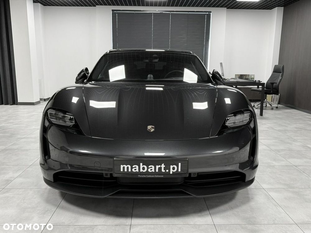 Porsche Taycan - 11