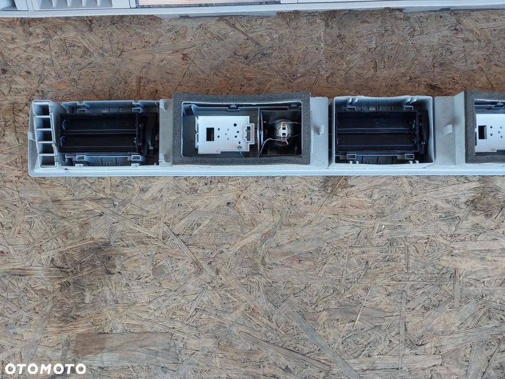 panel nawiewu klimatronik tył kratki nawiewu lampki podsufitki vw multivan caravelle t6 7E0907049 7E5947291 - 6