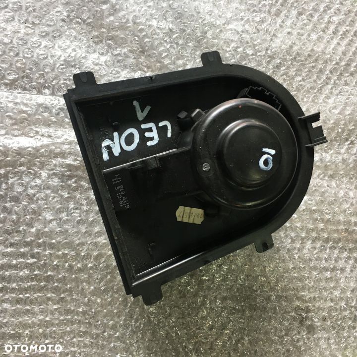 DMUCHAWA WENTYLATOR NAWIEWU VW SEAT A3 1J1819021B - 1