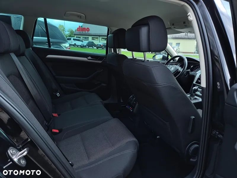 Volkswagen Passat Variant 1.6 TDI SCR DSG Comfortline - 10