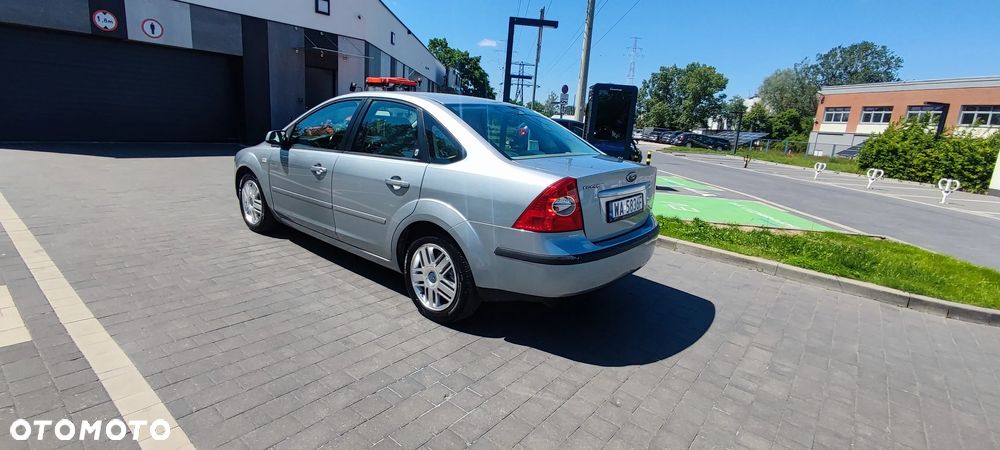 Ford Focus 1.6 16V Ghia - 1