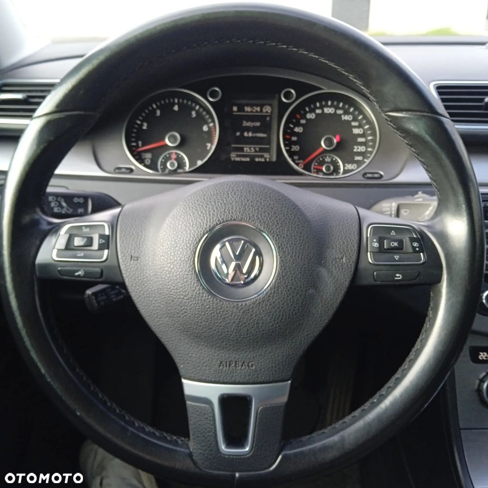 Volkswagen Passat 1.4 TSI BlueMotion Technology Comfortline - 12