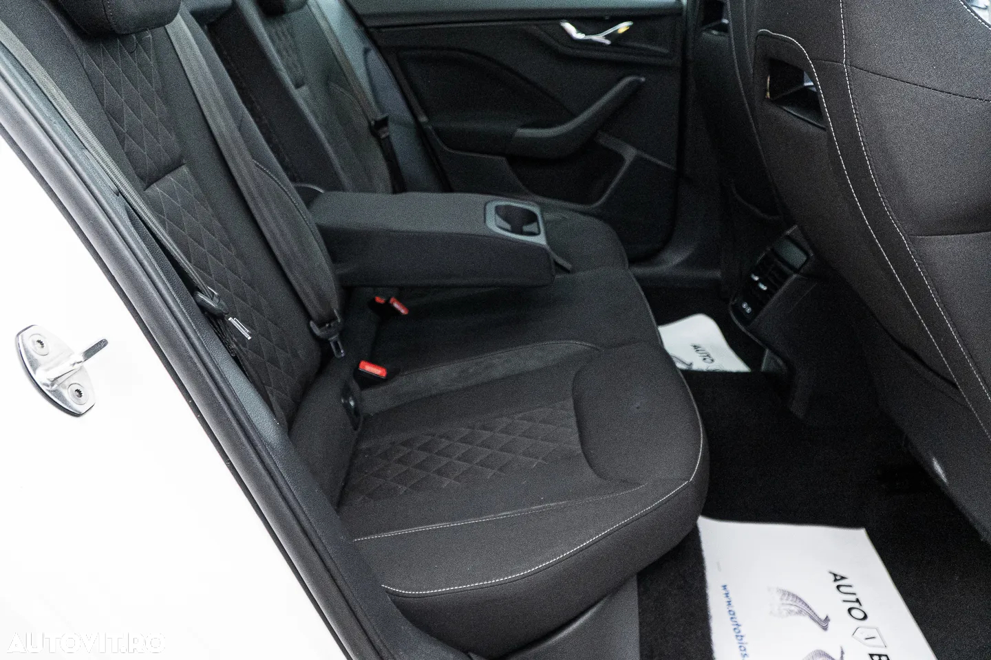 Skoda Kamiq 1.0 TSI DSG Style - 8