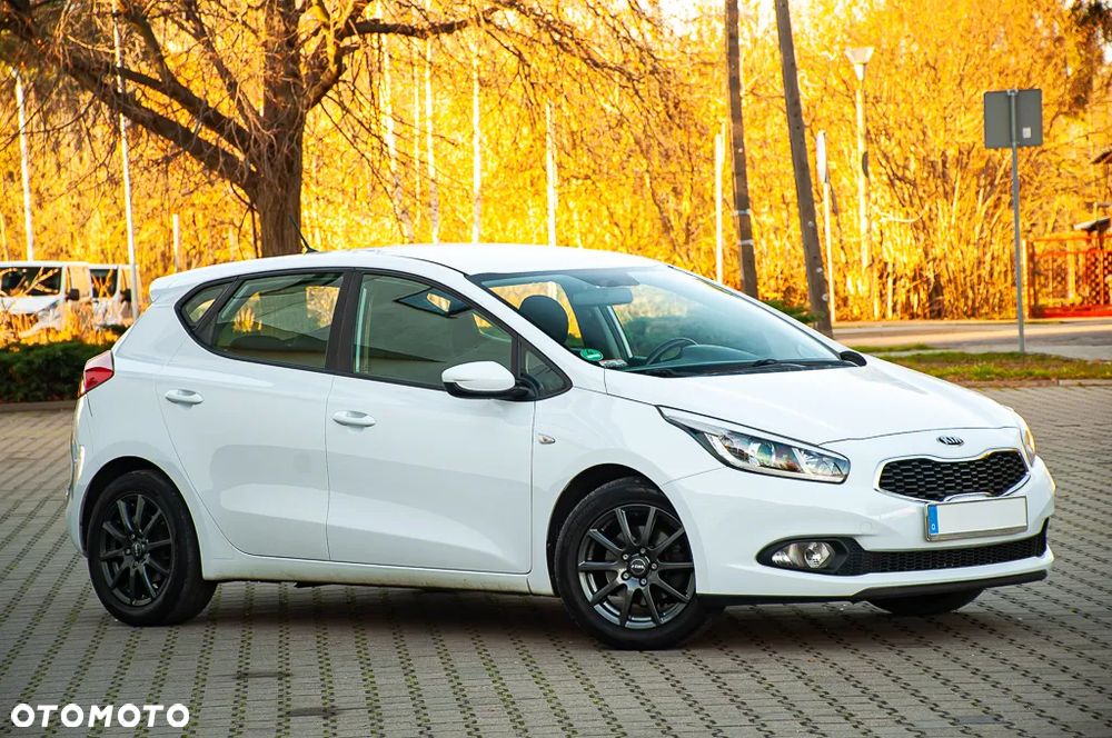Kia Ceed 1.6 GDI Platinum Edition - 23