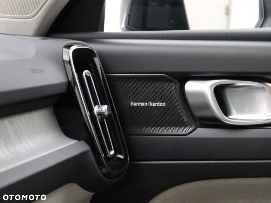 Volvo XC 40 - 20