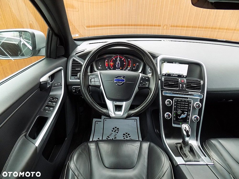 Volvo XC 60 D4 Drive-E R-Design Momentum - 16