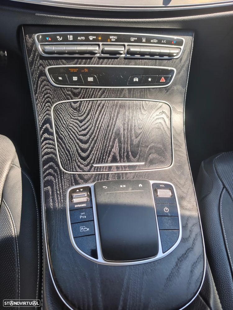 Mercedes-Benz E 300 de 4Matic 9G-TRONIC AMG Line - 24