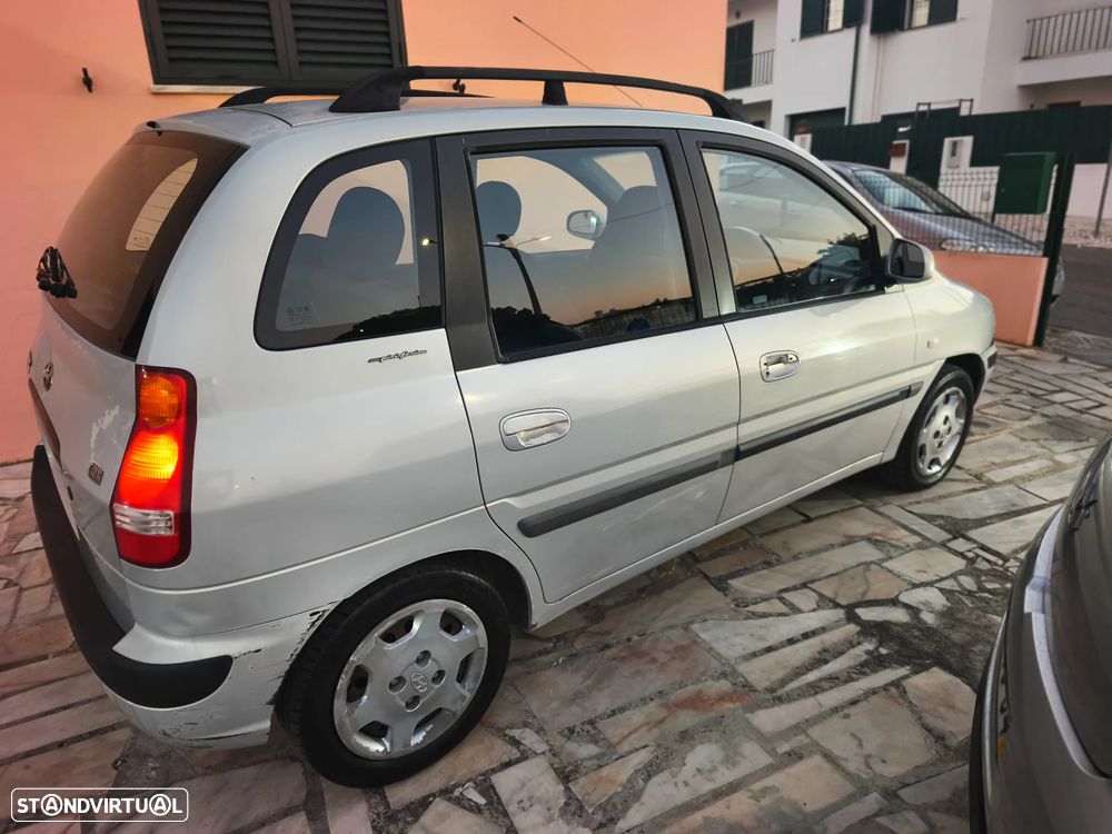 Hyundai Matrix 1.5 CRDi GLS - 18