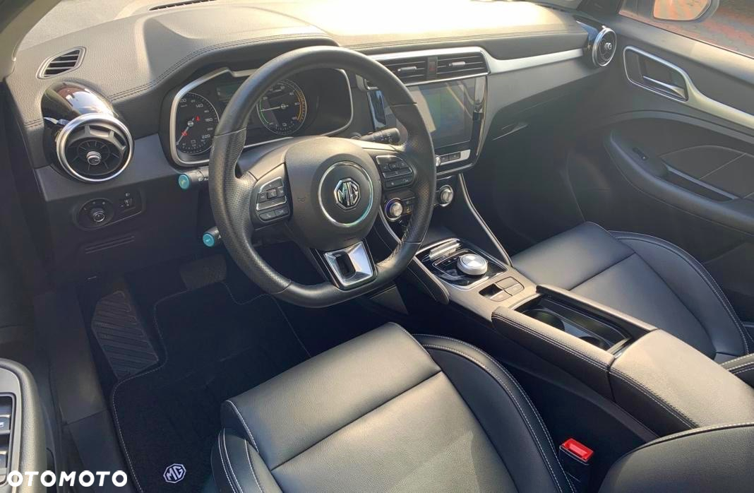MG ZS EV Luxury - 4
