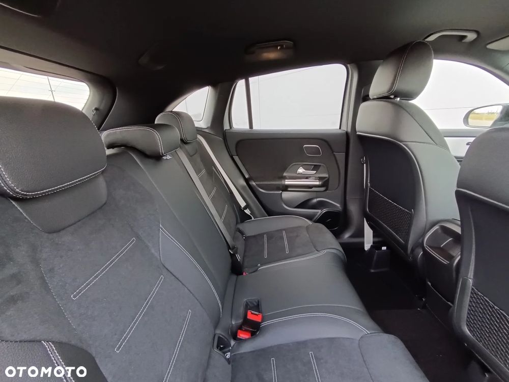 Mercedes-Benz GLA 220 mHEV 4-Matic AMG Line 8G-DCT - 6