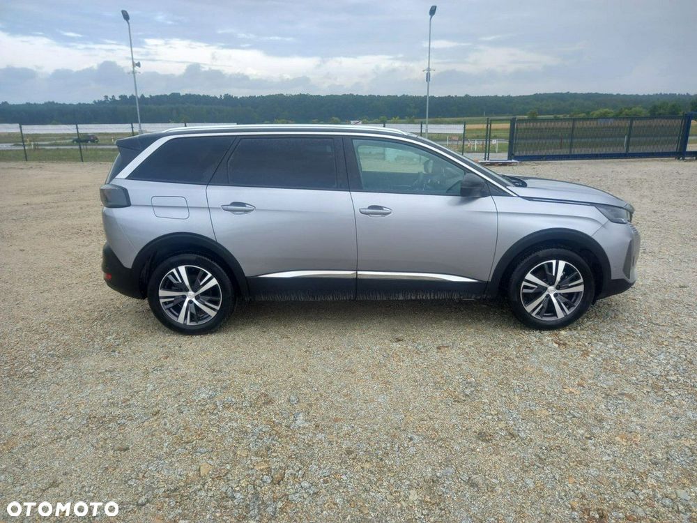 Peugeot 5008 - 8