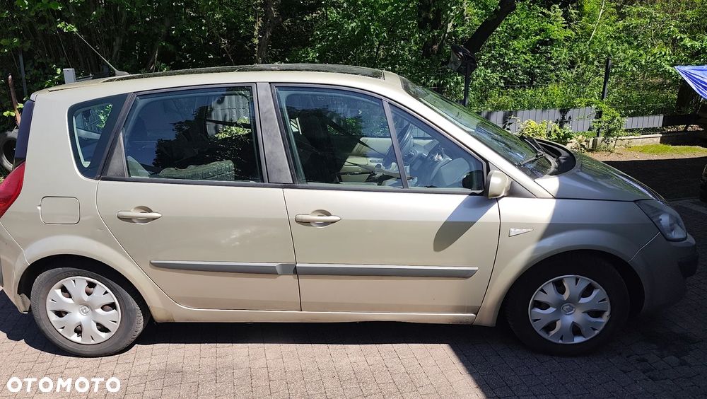 Renault Scenic 1.6 16V Confort Privilege - 1