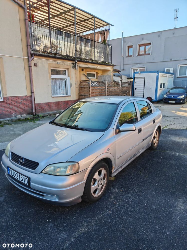 Opel Astra 1.6 - 12