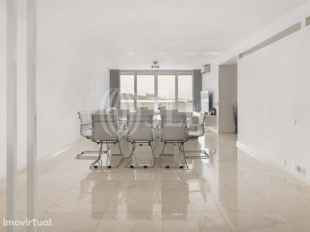 Apartamento T3 com varanda e garagem,em Algés, Oeiras - Grande imagem: 3/17