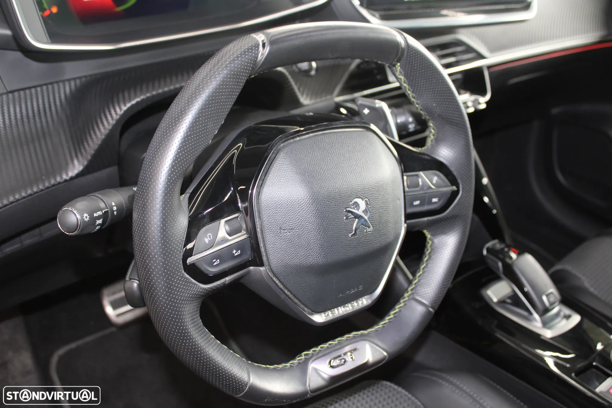 Peugeot 208 PureTech 130 EAT8 GT - 32