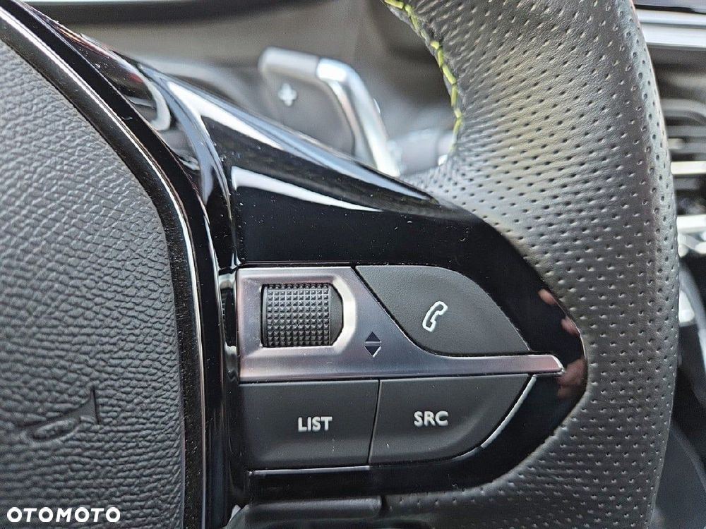 Peugeot 2008 1.2 PureTech GT S&S EAT8 - 17