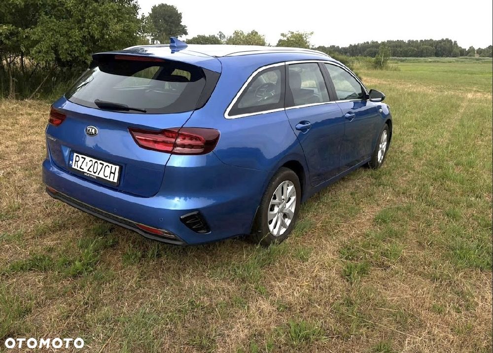 Kia Ceed 1.6 CRDi mHEV GT-Line - 4