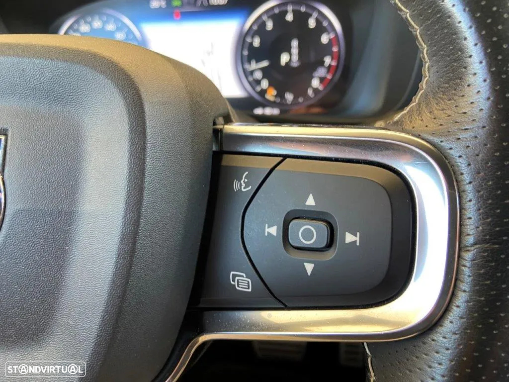 Volvo XC 40 2.0 T4 R-Design - 27