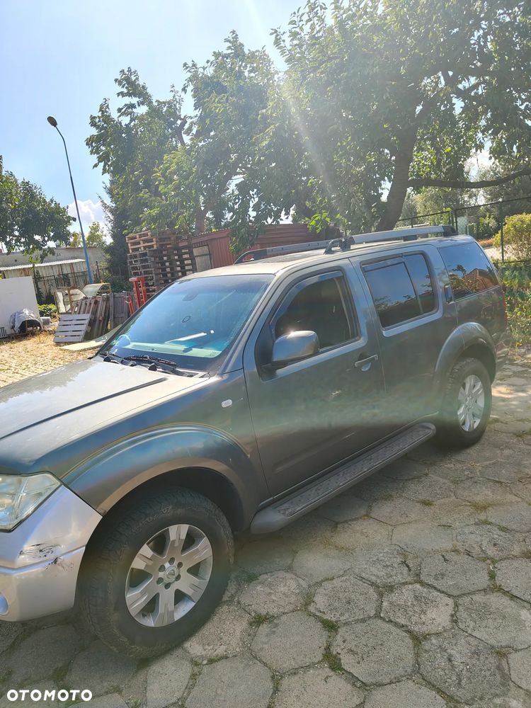 Nissan Pathfinder 2.5 DCi Sport / SE - 3