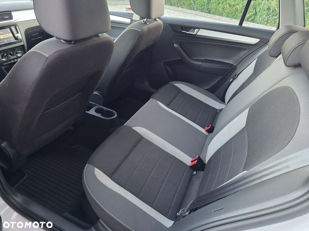 Skoda RAPID Spb 1.0 TSI Ambition - 9