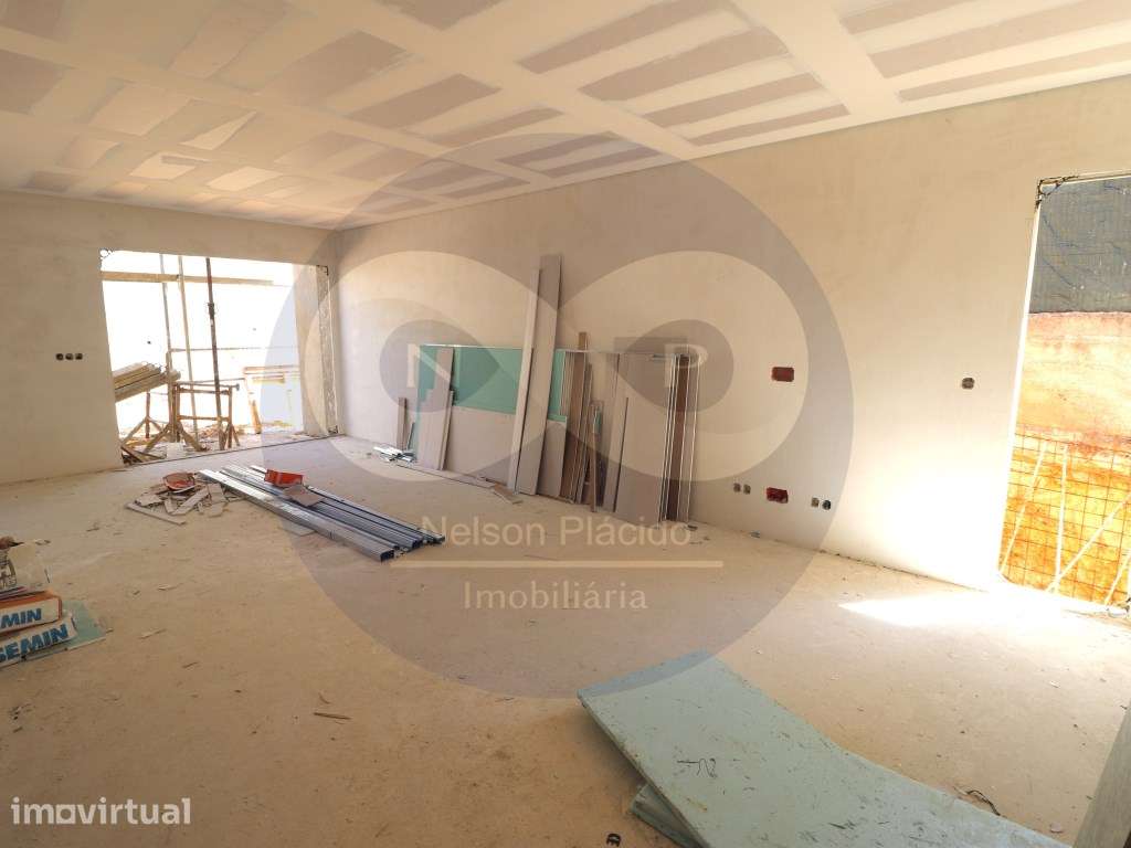 Em Construçao - Moradia Geminada em Caneças, 10 min. de Lisboa - Grande imagem: 4/21