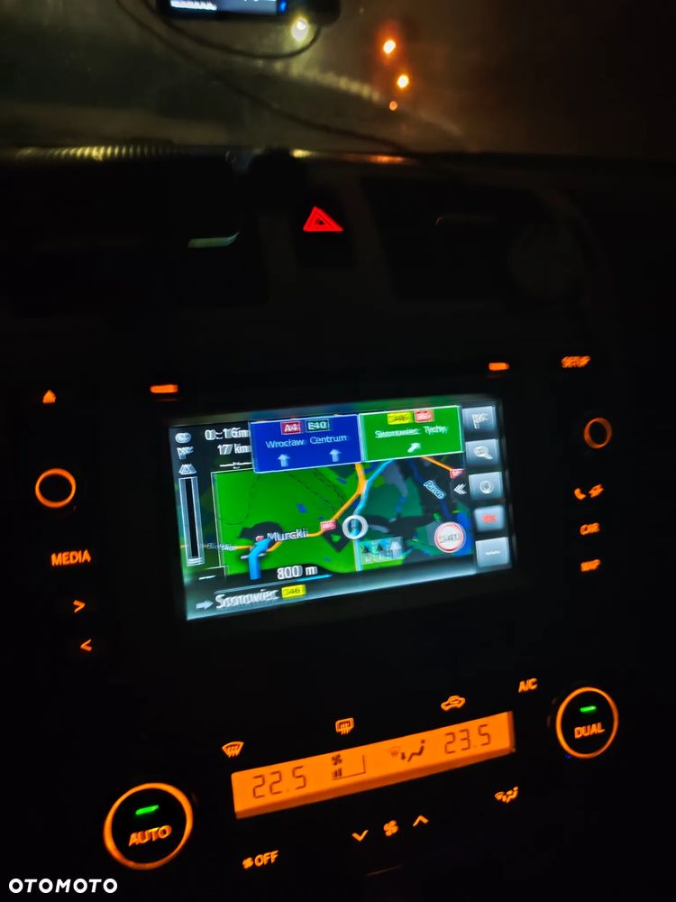 Toyota Avensis 2.0 D-4D Style - 9