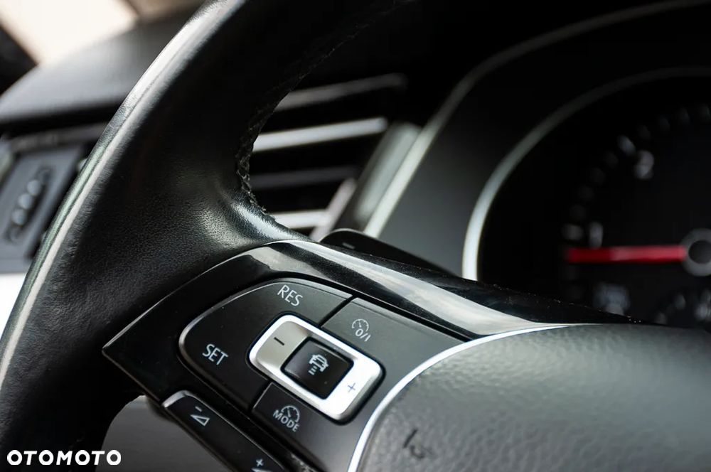 Volkswagen Passat Variant 2.0 TDI BMT Comfortline DSG - 29