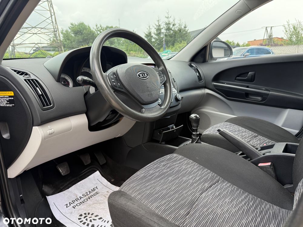 Kia Ceed 1.6 L - 32