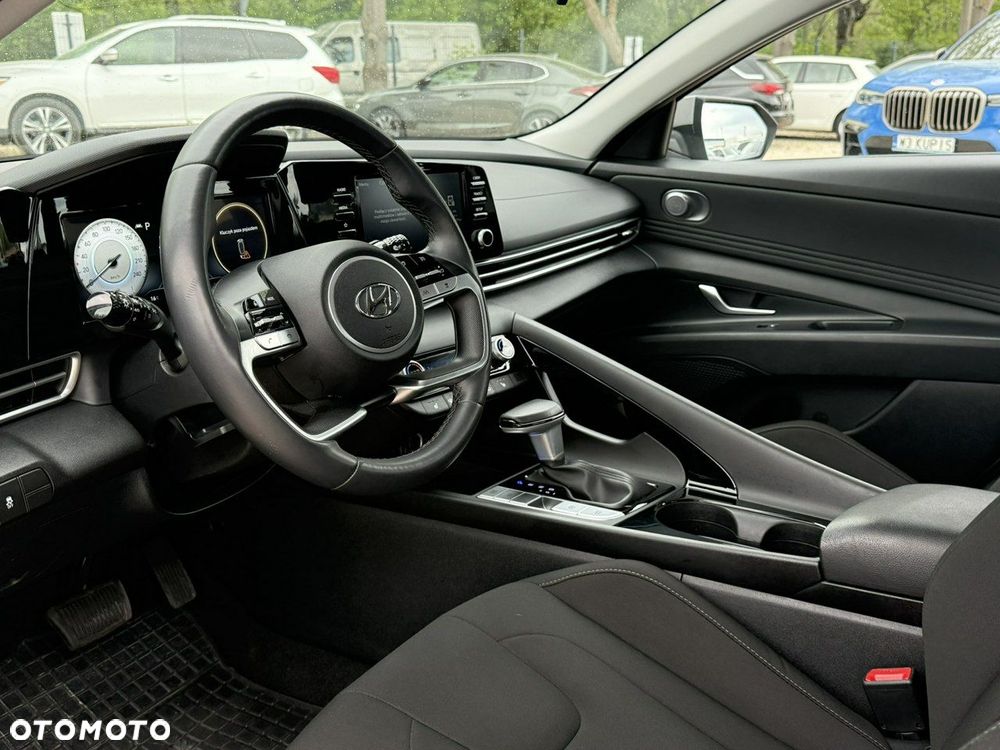 Hyundai Elantra 1.6 Smart CVT - 11