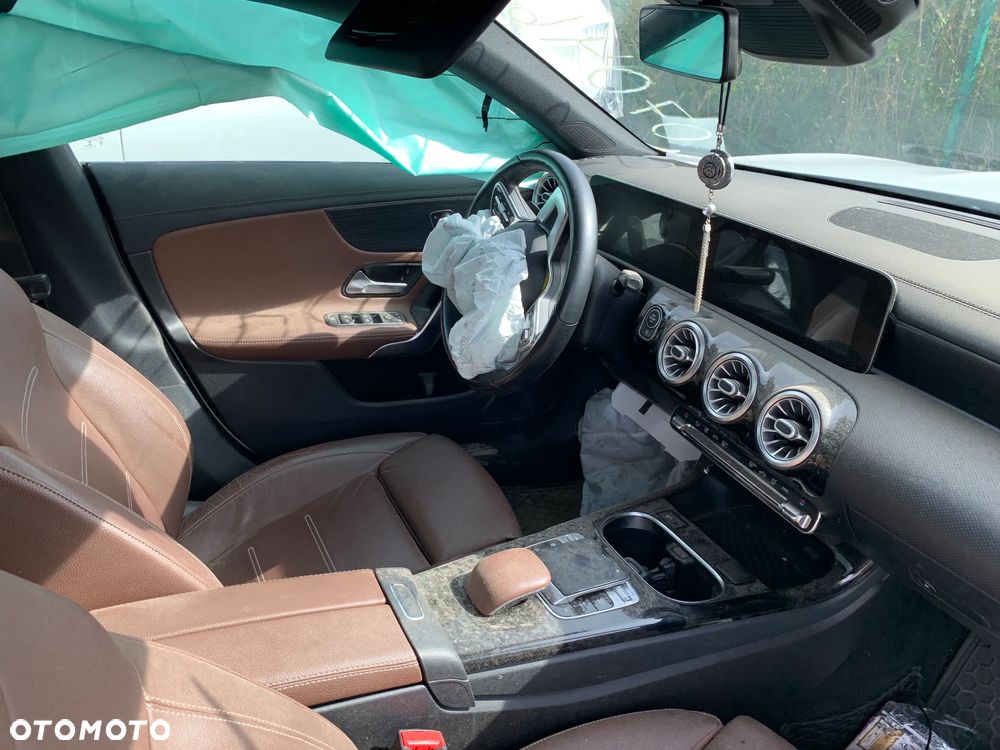 Mercedes-Benz CLA 250 4Matic 7G-DCT - 15
