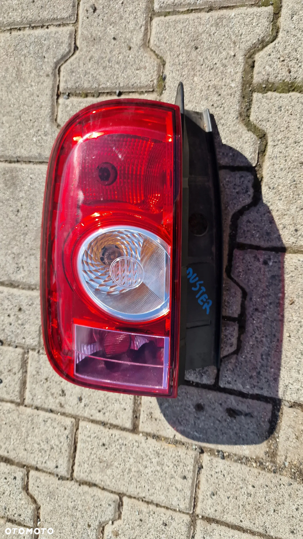 Dacia Duster lampa prawa tył