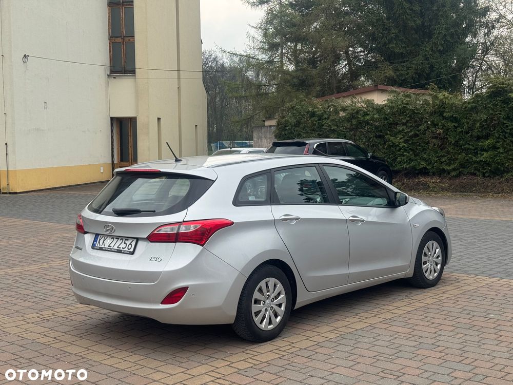 Hyundai i30 1.4 CRDi Premium - 4