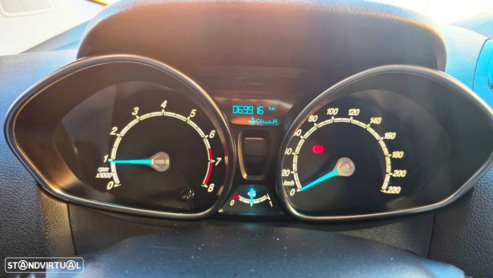 Ford Tourneo Courier 1.0 EcoBoost Titanium - 4