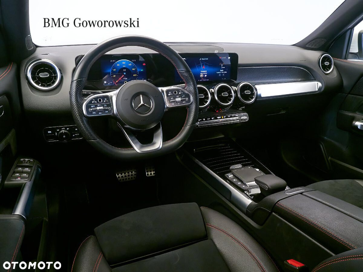 Mercedes-Benz GLB - 11