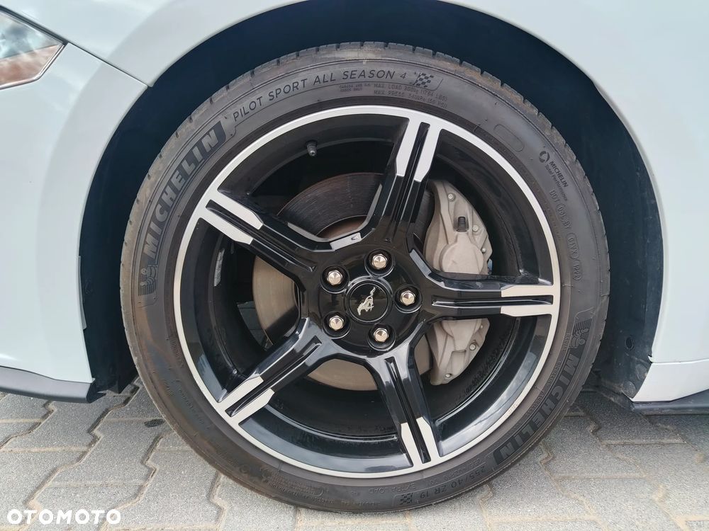 Ford Mustang - 10