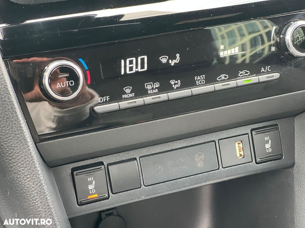 Toyota Yaris Cross 1.5 VVT-i HSD 4x2 Dynamic - 14