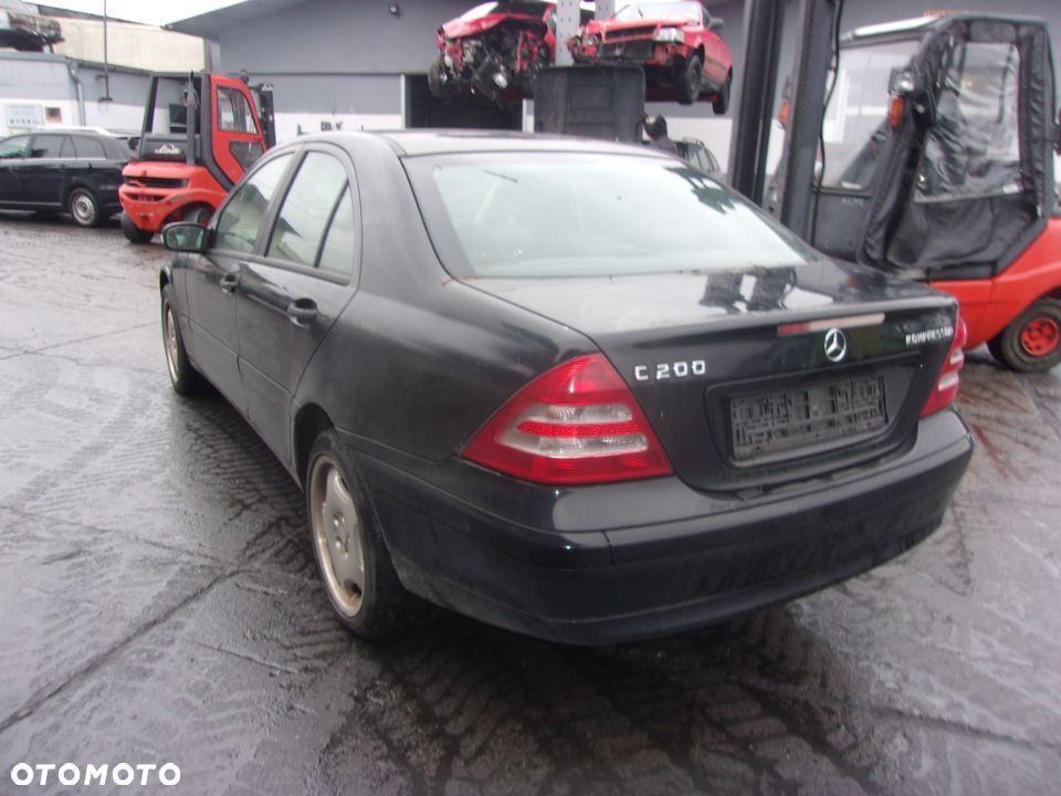 ZDERZAK PRZÓD Mercedes C-klasa W203 - 4