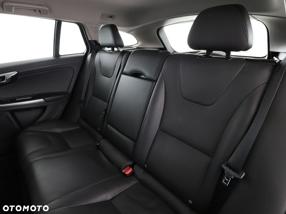Volvo V60 D2 Summum - 18