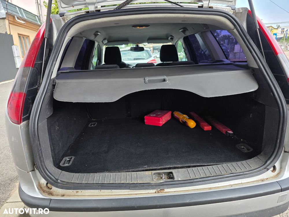 Ford Focus 1.6 TDCi Ghia - 12