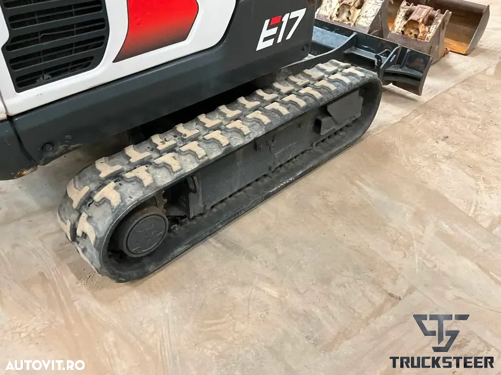 Bobcat E17 - 11